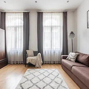 Appartement Place Of Grace - 50 Meters From Dancing House, Prague